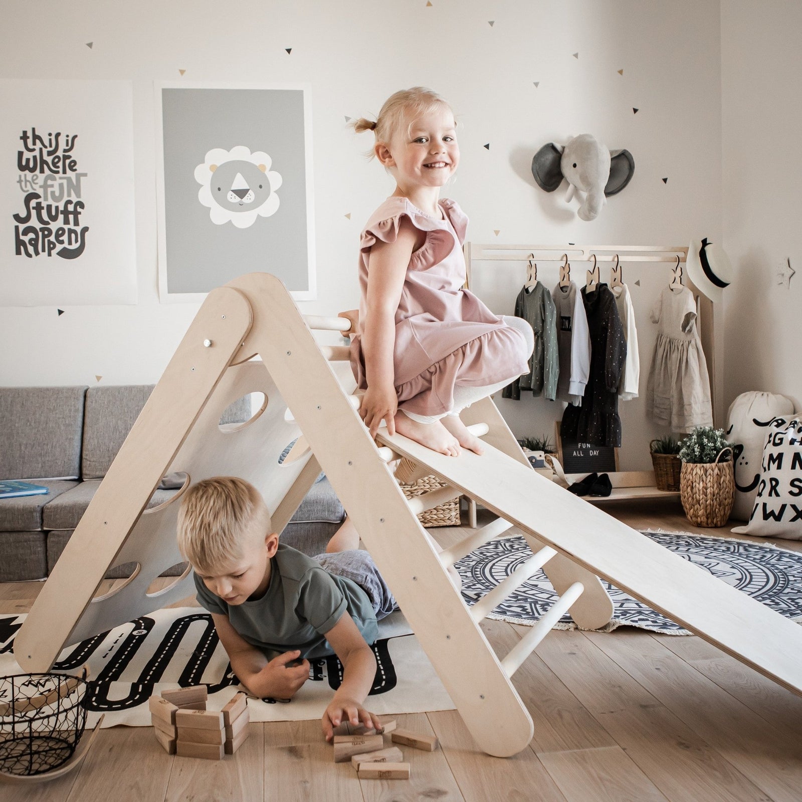 Triangle d'Escalade Pliable & Rampe (2 - en - 1) – Ajustable & Évolutif – Montessori pour enfant – photo 1