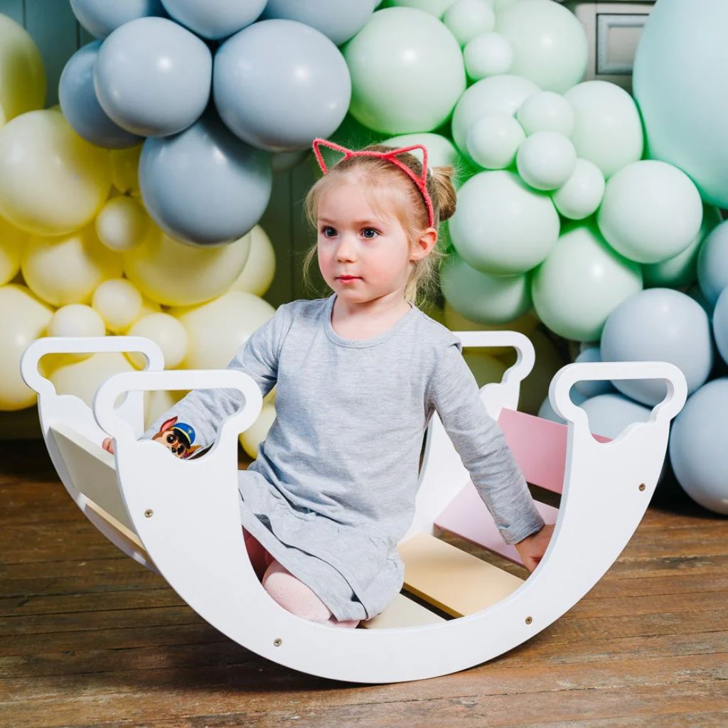 Arche de Motricité Montessori Arc-en-Ciel à Bascule