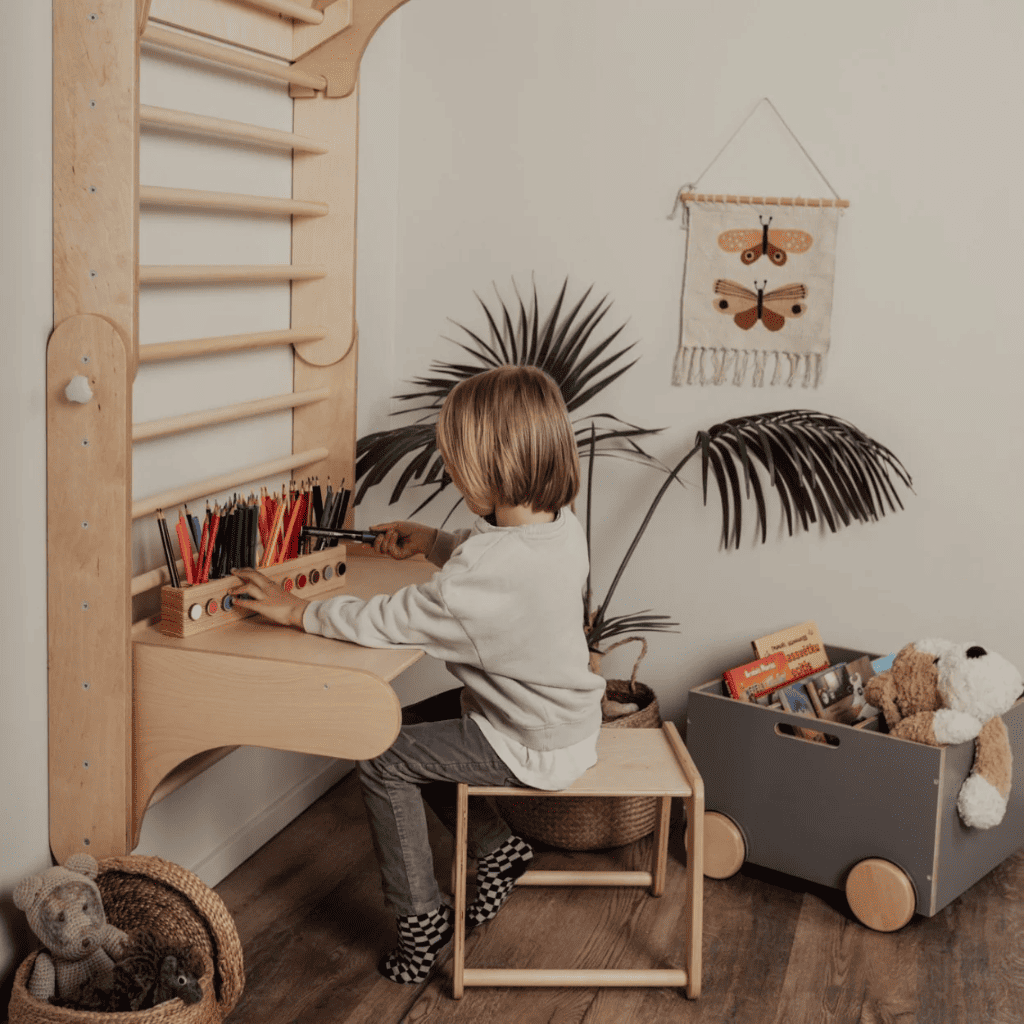 Table et Chaise pour le Mur Suédois – Montessori pour enfant – photo 2