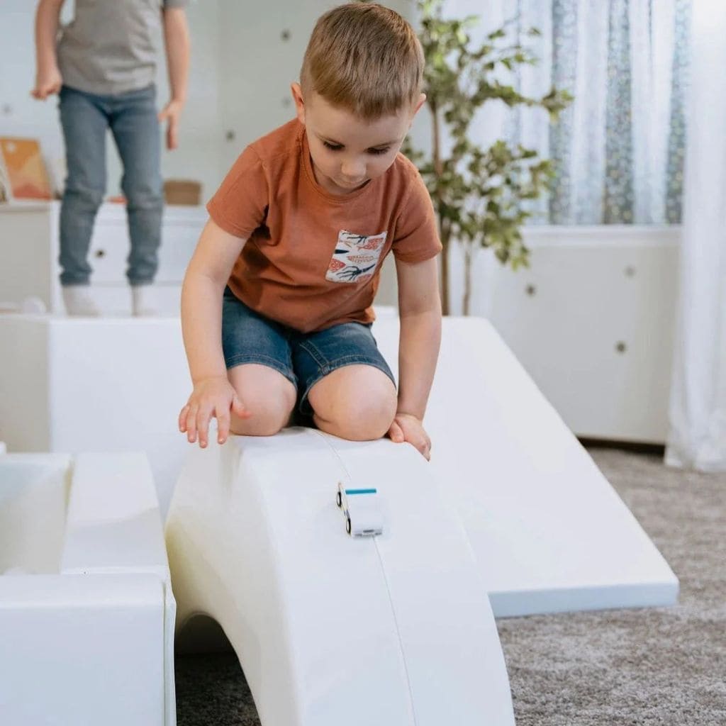 Banana balancín de espuma – Blanco en | juguetes Tinitto – Fabricado en Europa