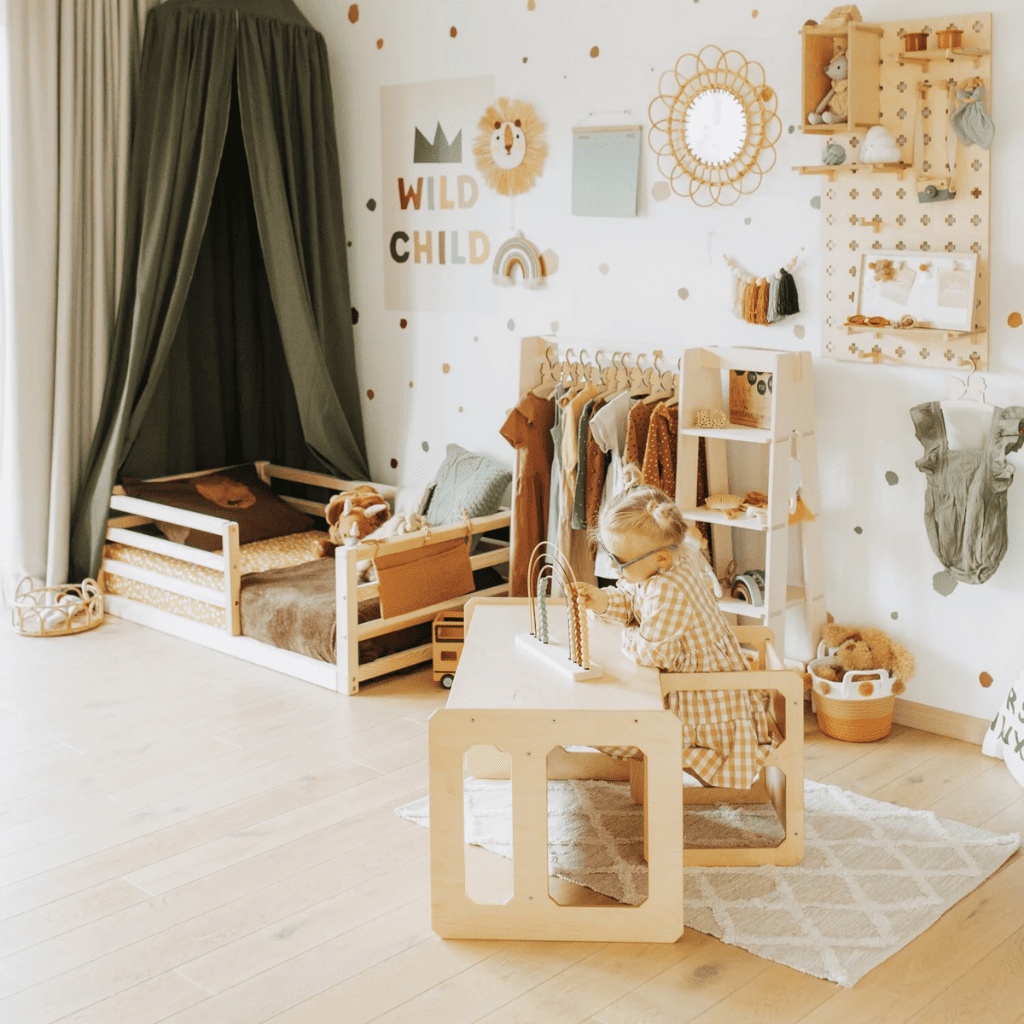 Set tavolo e sedie Montessori per lo svezzamento - 1 sedia laccata | Decoração Tinitto – Prodotto in Europa