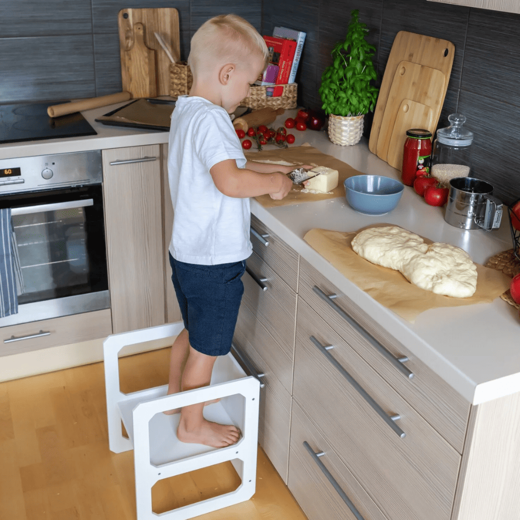 Set tavolo e sedie Montessori per lo svezzamento - 1 sedia laccata | Decoração Tinitto – Prodotto in Europa