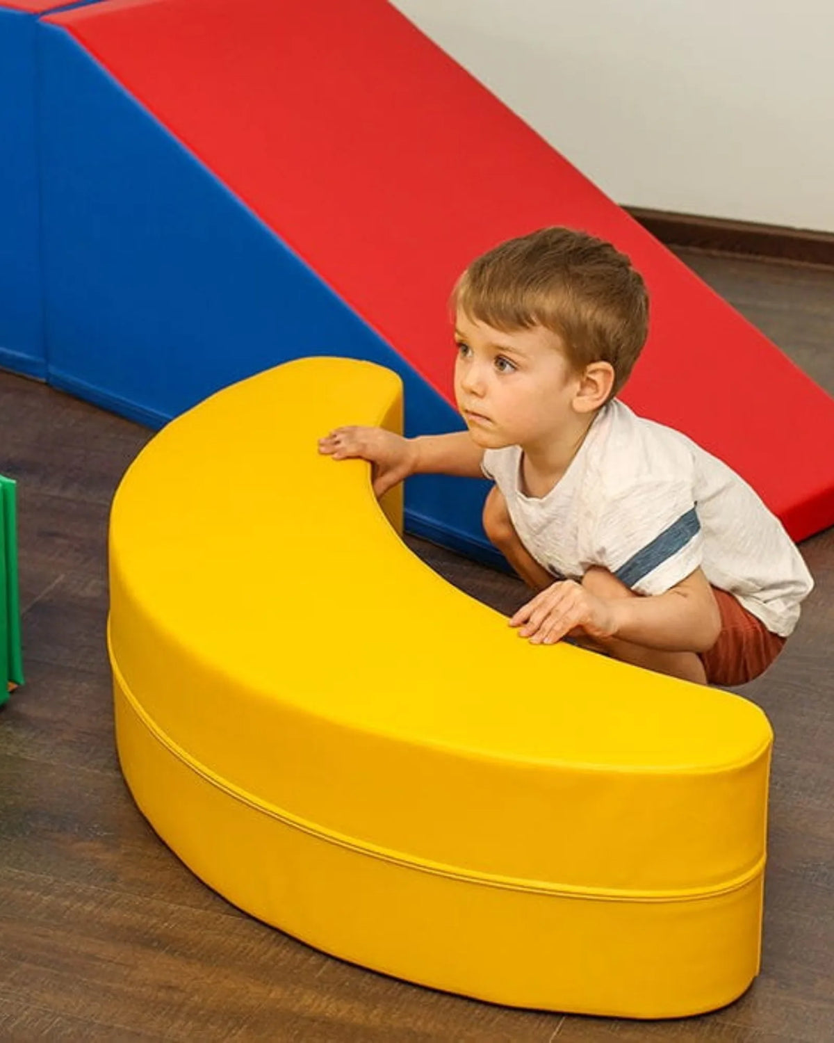 Bascule en Mousse "Soft Banana" – Équilibre & Motricité – Montessori pour enfant – photo 3