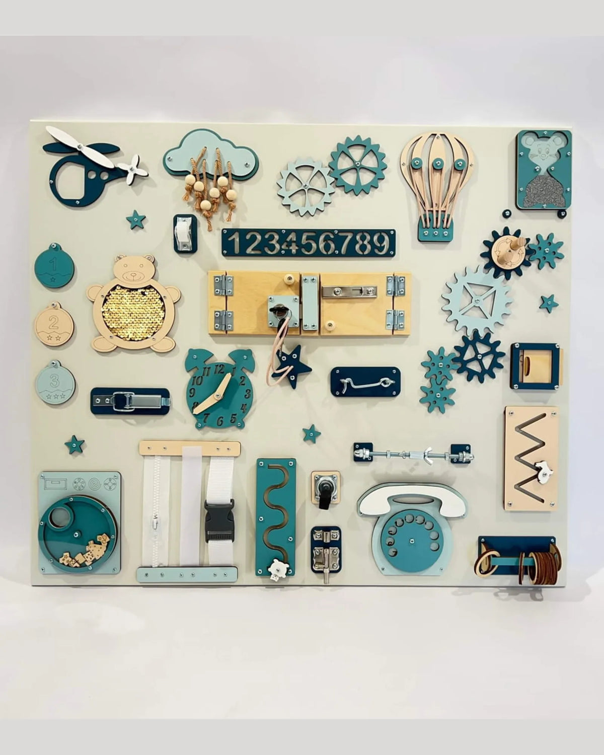 Busy Board Apprentissage BusyBunnyToys – Planche Montessori 60×70 cm