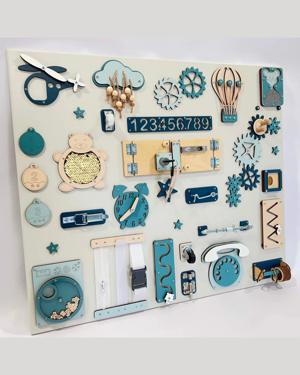 Busy Board Apprentissage BusyBunnyToys – Planche Montessori 60×70 cm