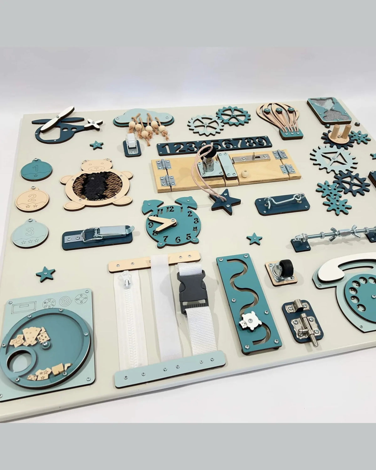 Busy Board Apprentissage BusyBunnyToys – Planche Montessori 60×70 cm