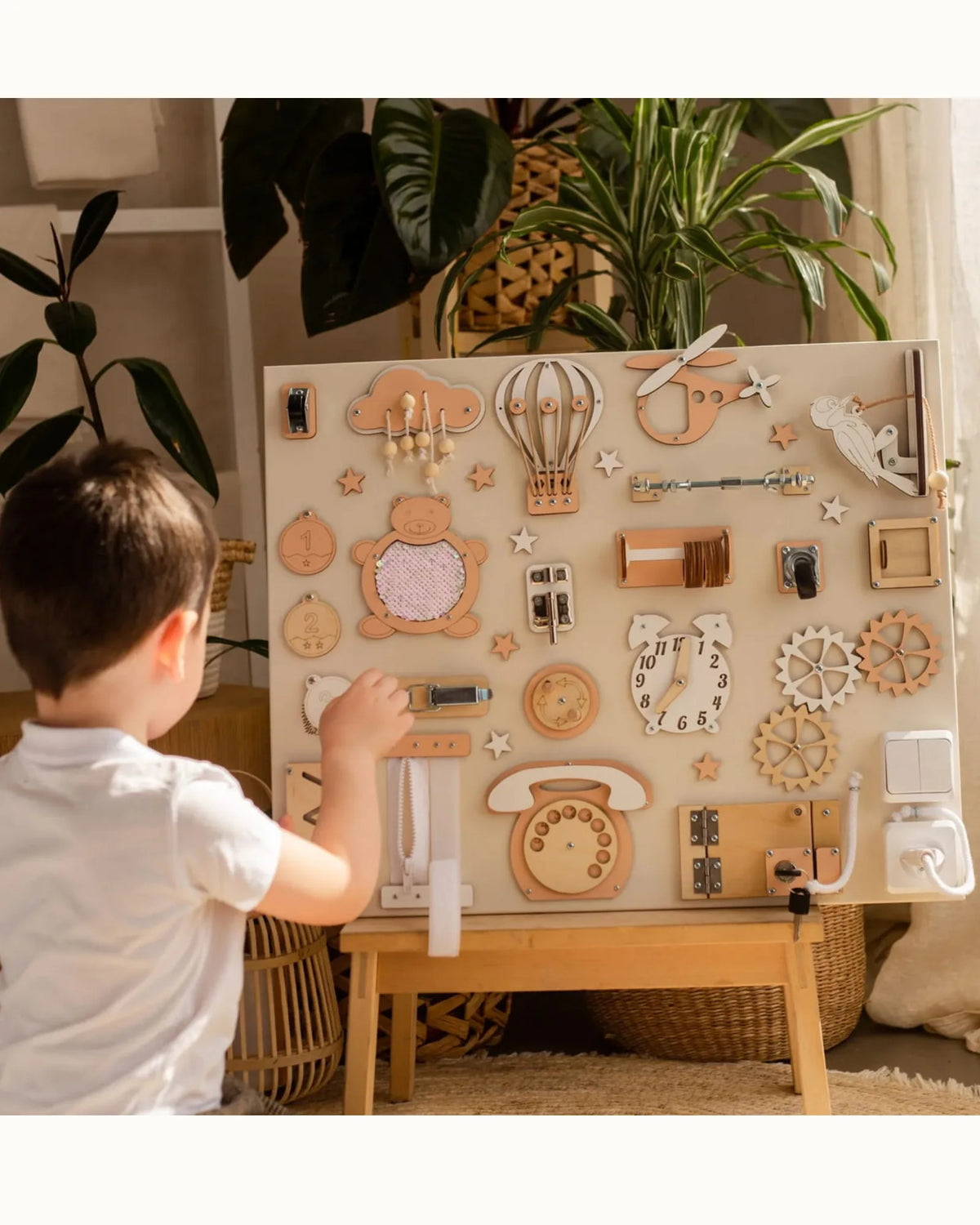 Busy Board Montessori Marvel BusyBunnyToys – Planche Bois 50×60 cm – Jouets Montessori pour enfant | Tinitto