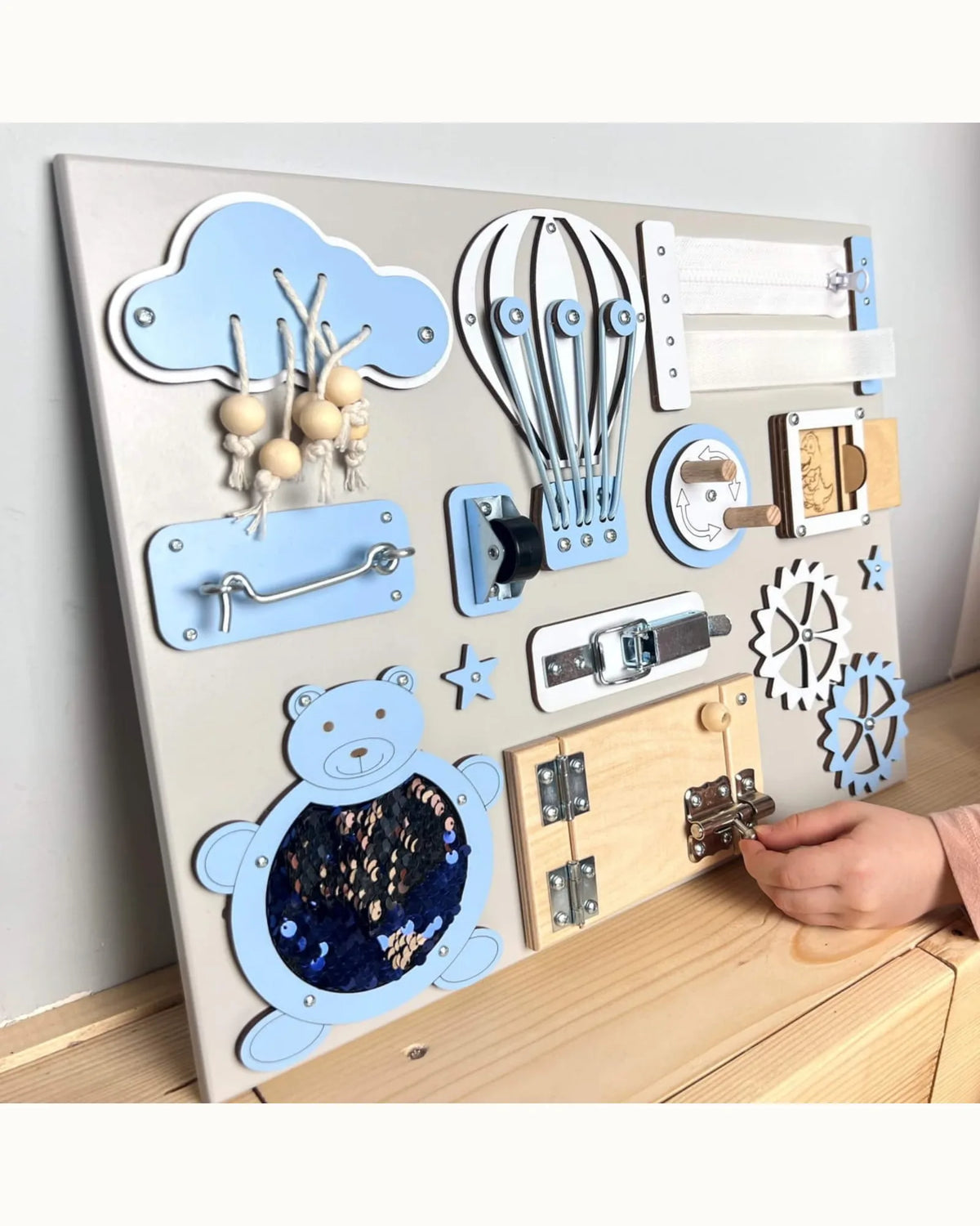 Busy Board Portes BusyBunnyToys – Planche Activité 30×40 cm