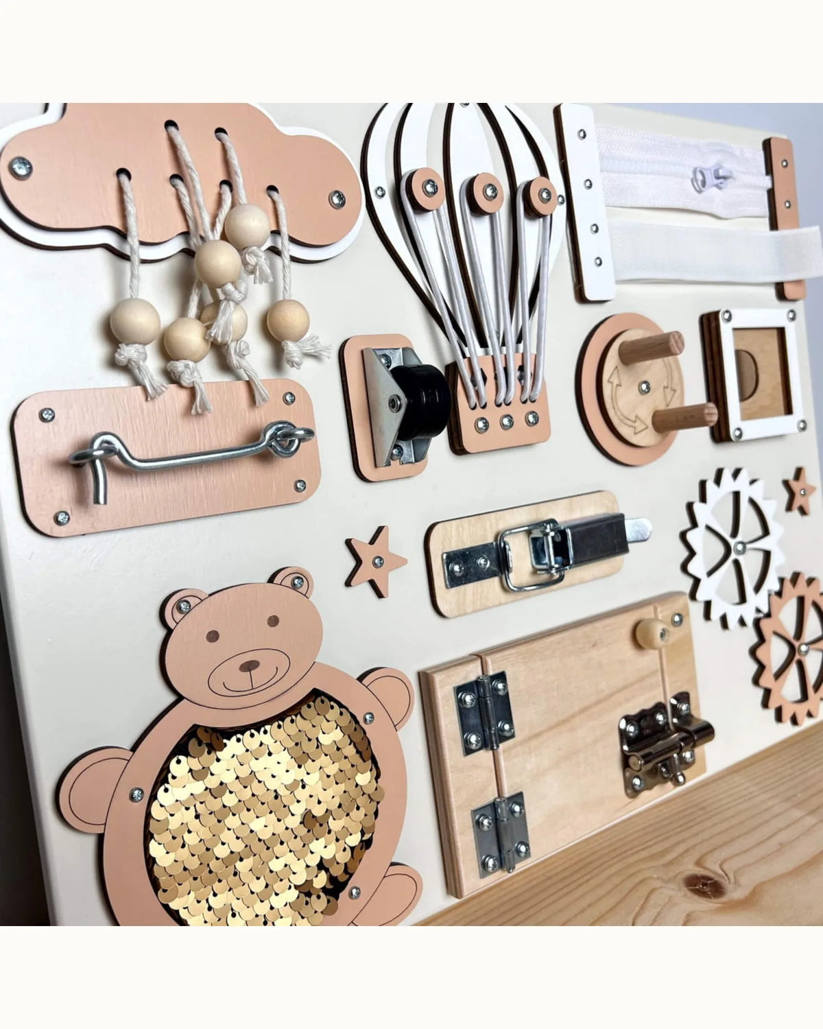 Busy Board Portes BusyBunnyToys – Planche Activité 30×40 cm