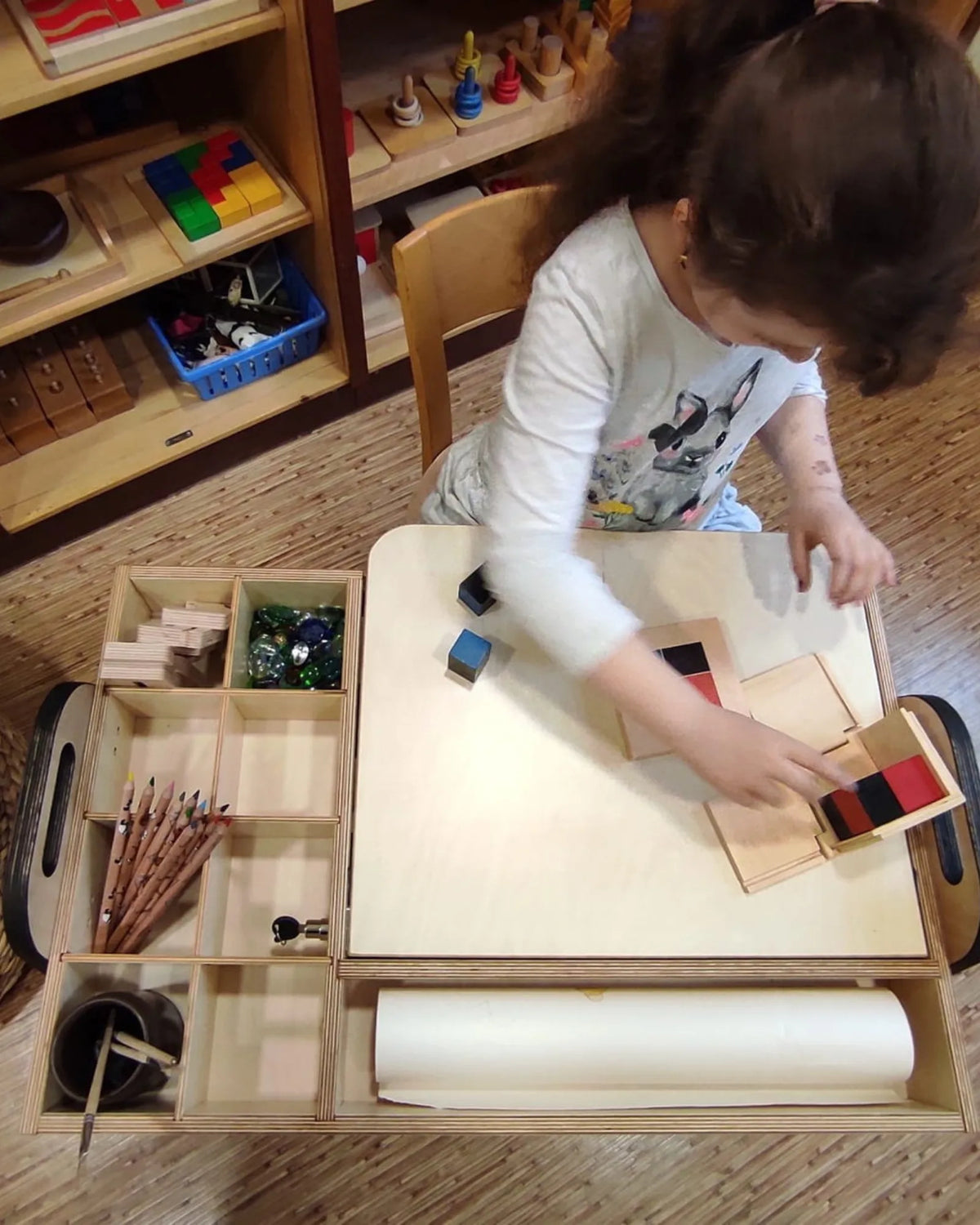 Ensemble Bureau & Chaise Évolutif "Julle" – Set Créatif & Sensoriel – Montessori pour enfant – photo 6