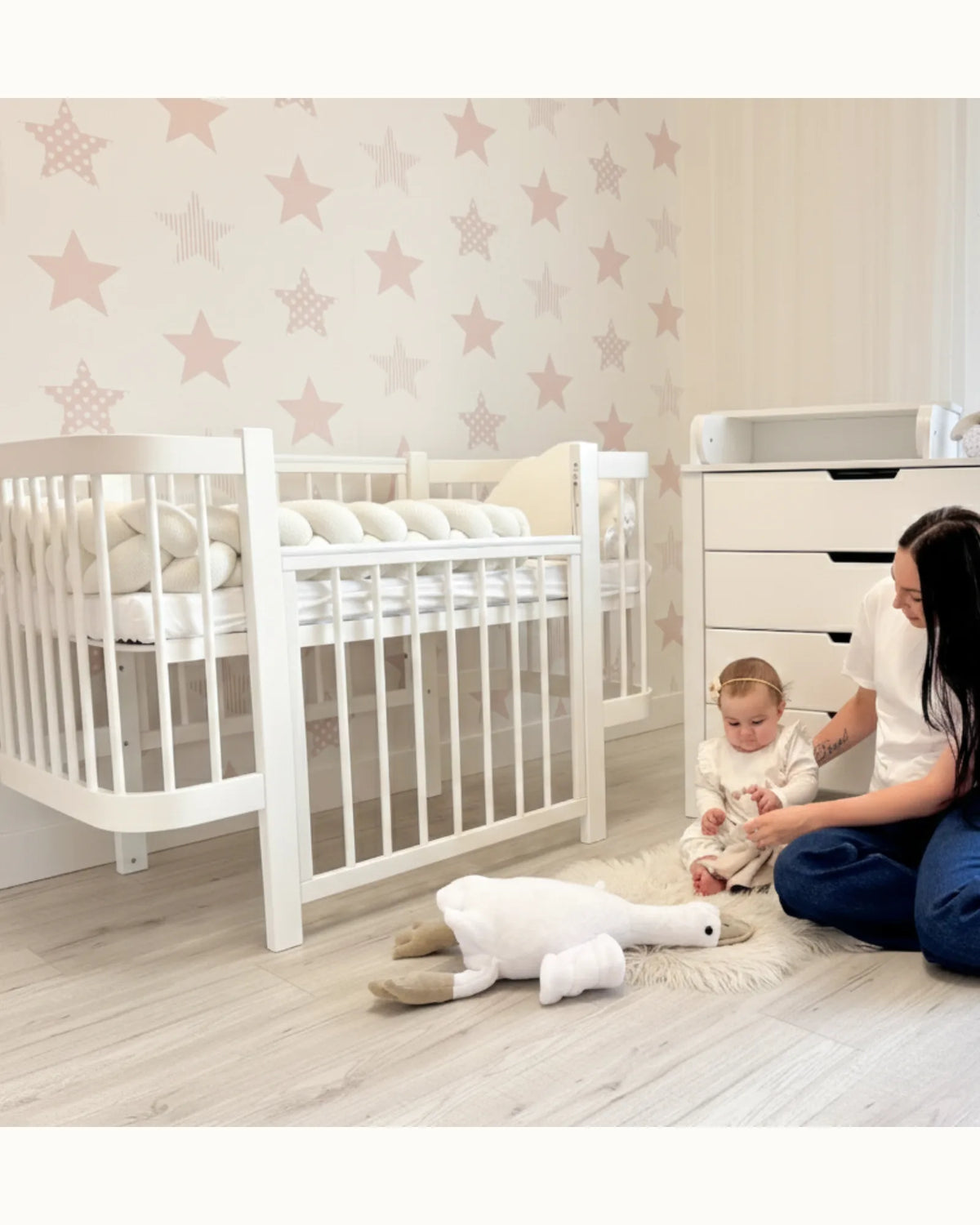 Lit bébé évolutif ELIN avec matelas – Hêtre massif | KOTTO
