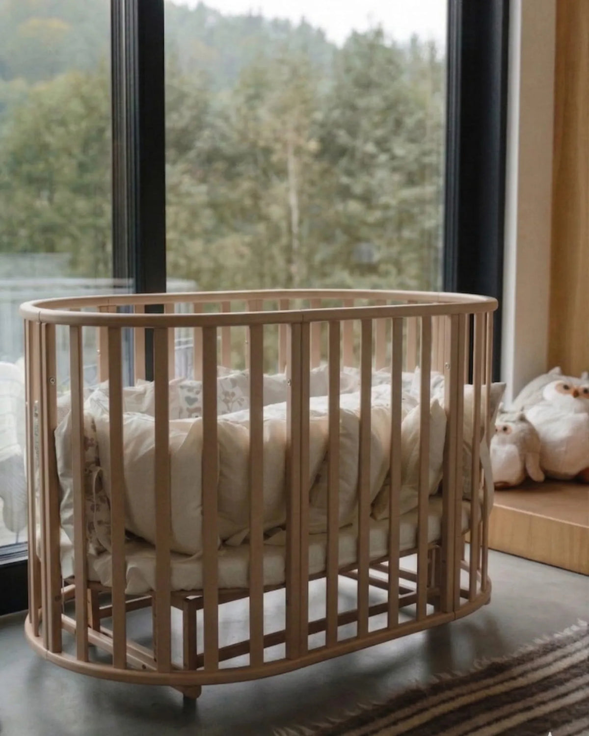 Lit bébé rond OLIN avec matelas – Hêtre massif | KOTTO