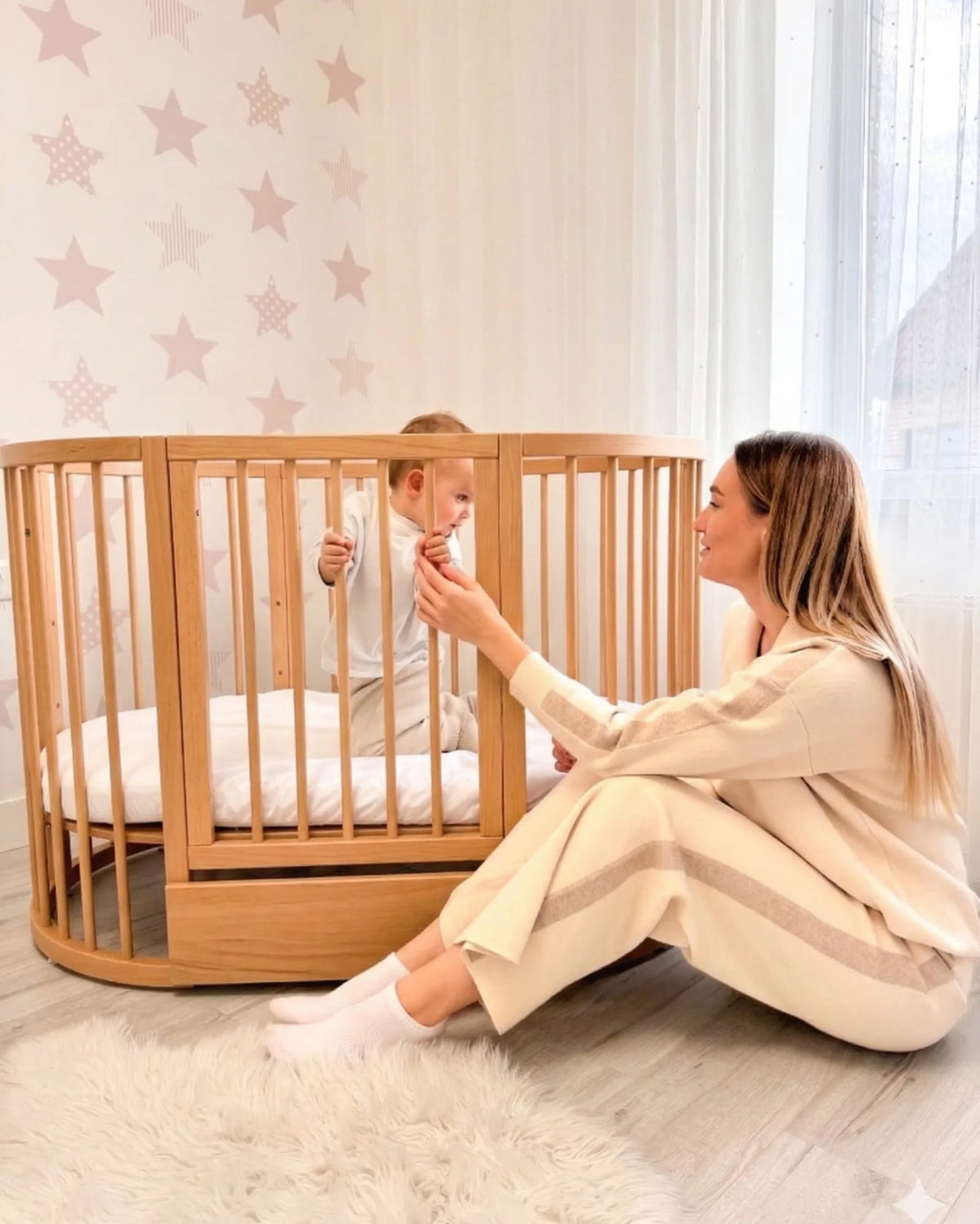 Lit bébé rond OLIN avec matelas – Hêtre massif | KOTTO
