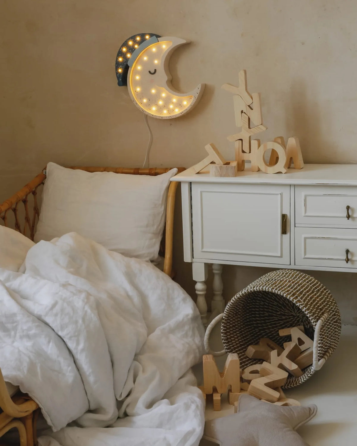 Veilleuse Lune en Bois Little Lights – Veilleuse Montessori pour enfant | Tinitto