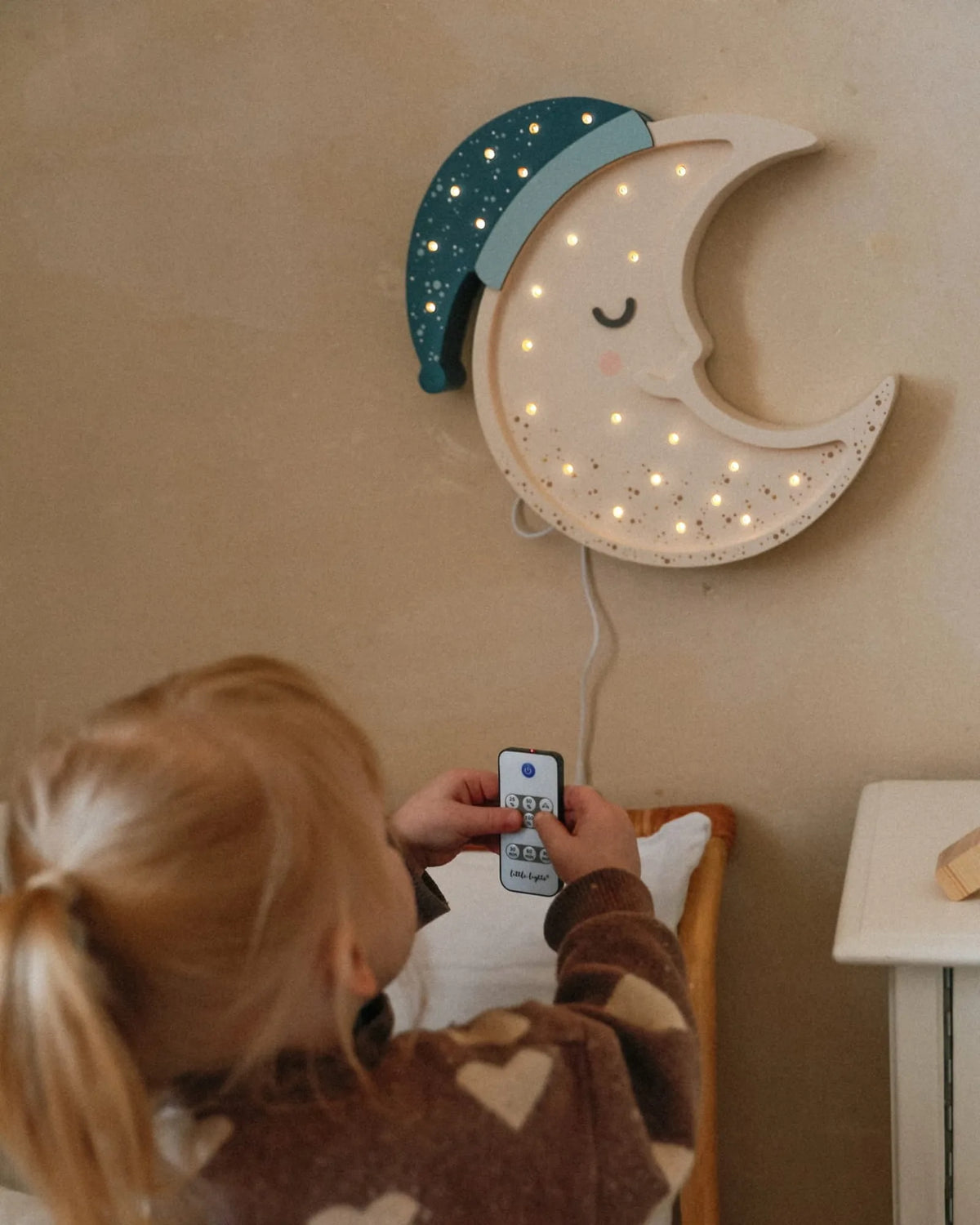 Veilleuse Lune en Bois Little Lights – Veilleuse Montessori pour enfant | Tinitto