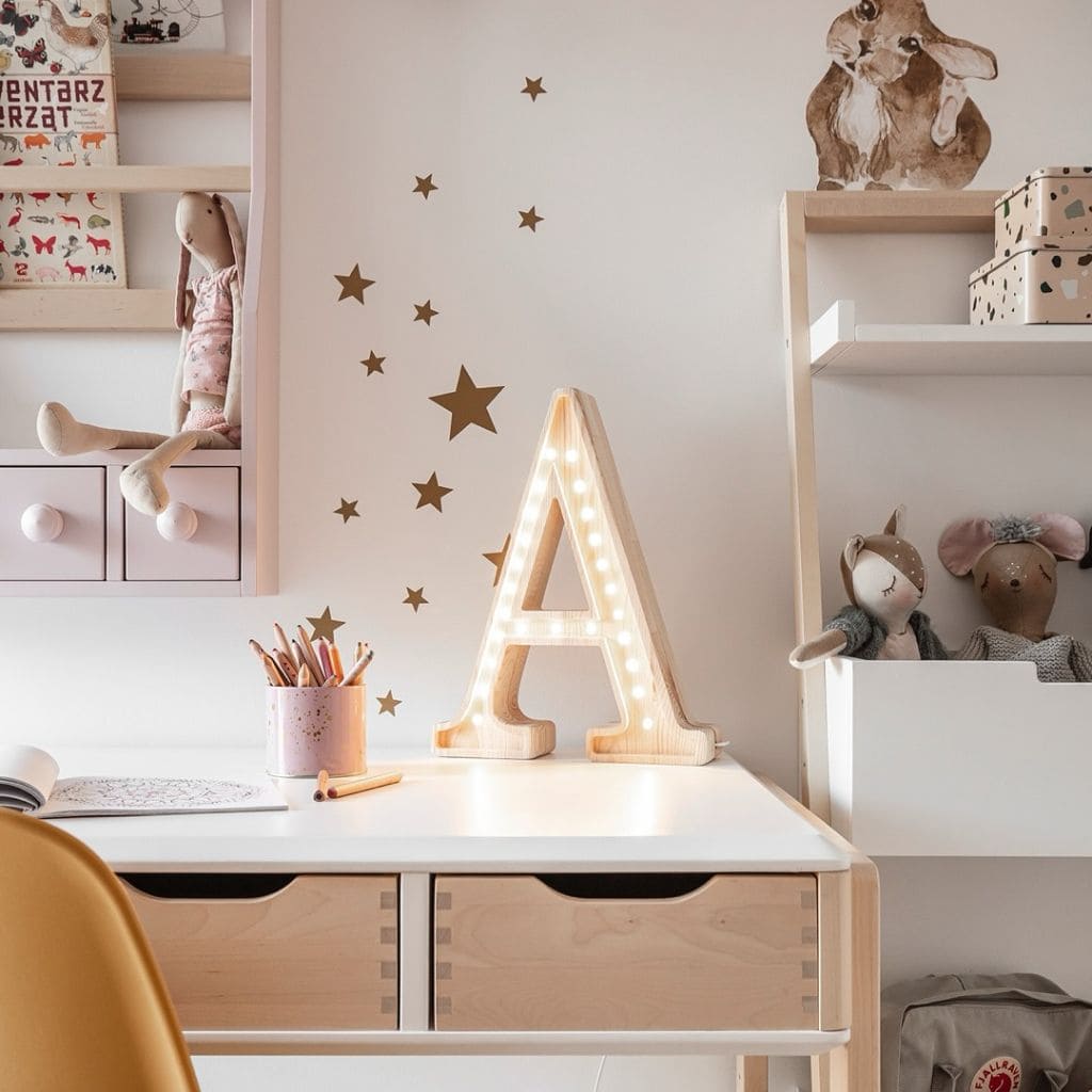 Lampe Lettre Artisanale en Bois – S