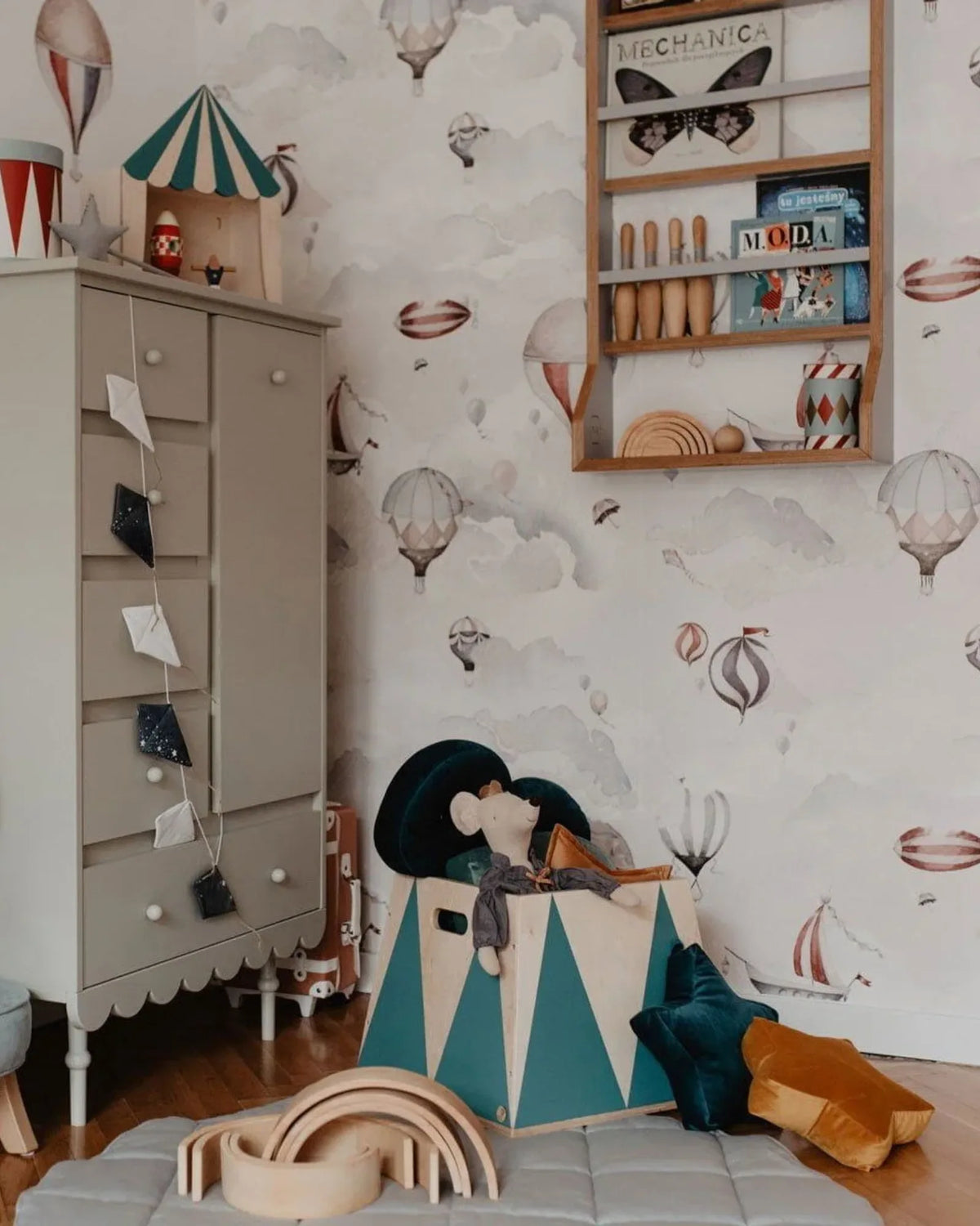Papier Peint Ballons & Aventures – Chambre Garçon – Montessori pour enfant – photo 3