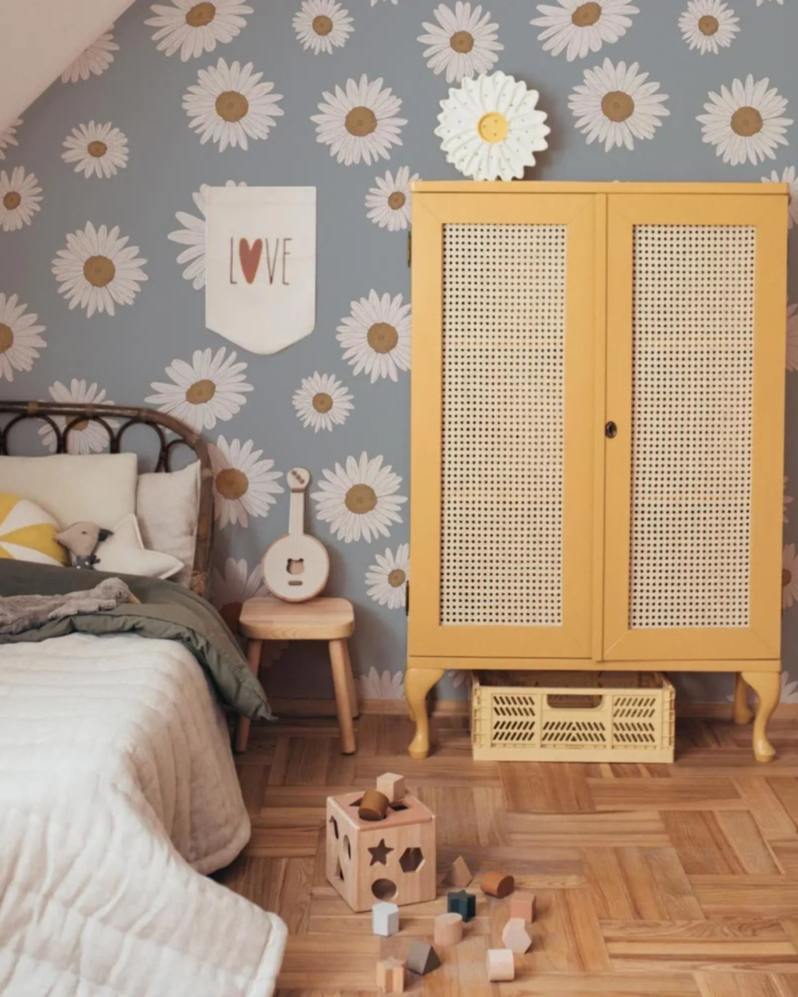 Papier Peint Marguerites Toscanes – Fond Bleu Ciel en 100x140cm | Papier Peint Tinitto – Fabrication européenne