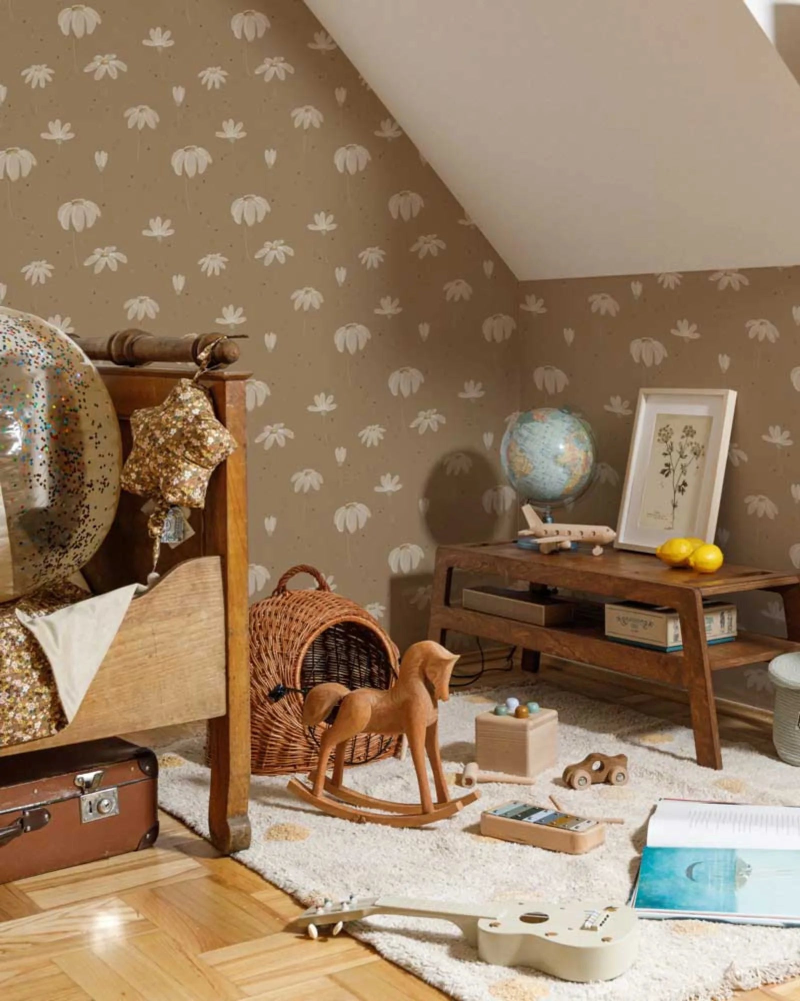 Papier Peint Prairie Féerique Fleurs & Cœurs – Chambre Bébé en 50x140cm | Papier Peint Tinitto – Fabrication européenne