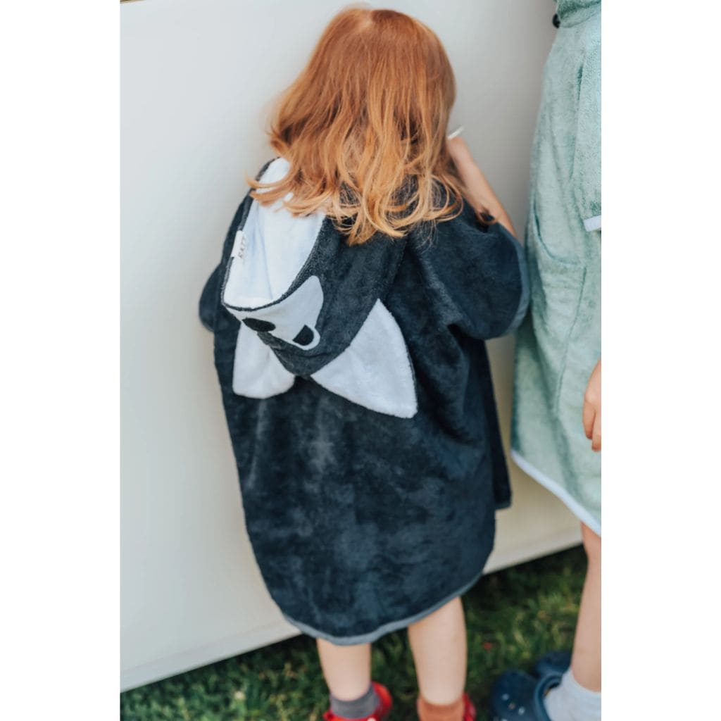 Poncho Enfant Wolf – Manches Courtes Doux & Pratique