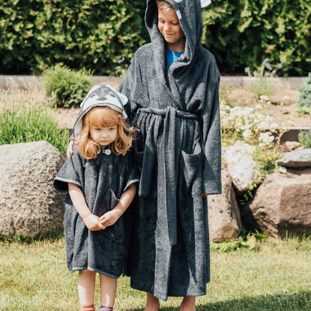 Poncho Enfant Wolf – Manches Courtes Doux & Pratique
