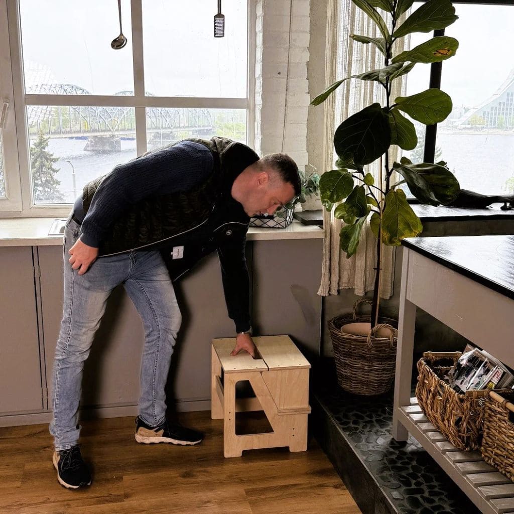 Tabouret Pliant Multifonction – Solution Gain de Place et Sécurité