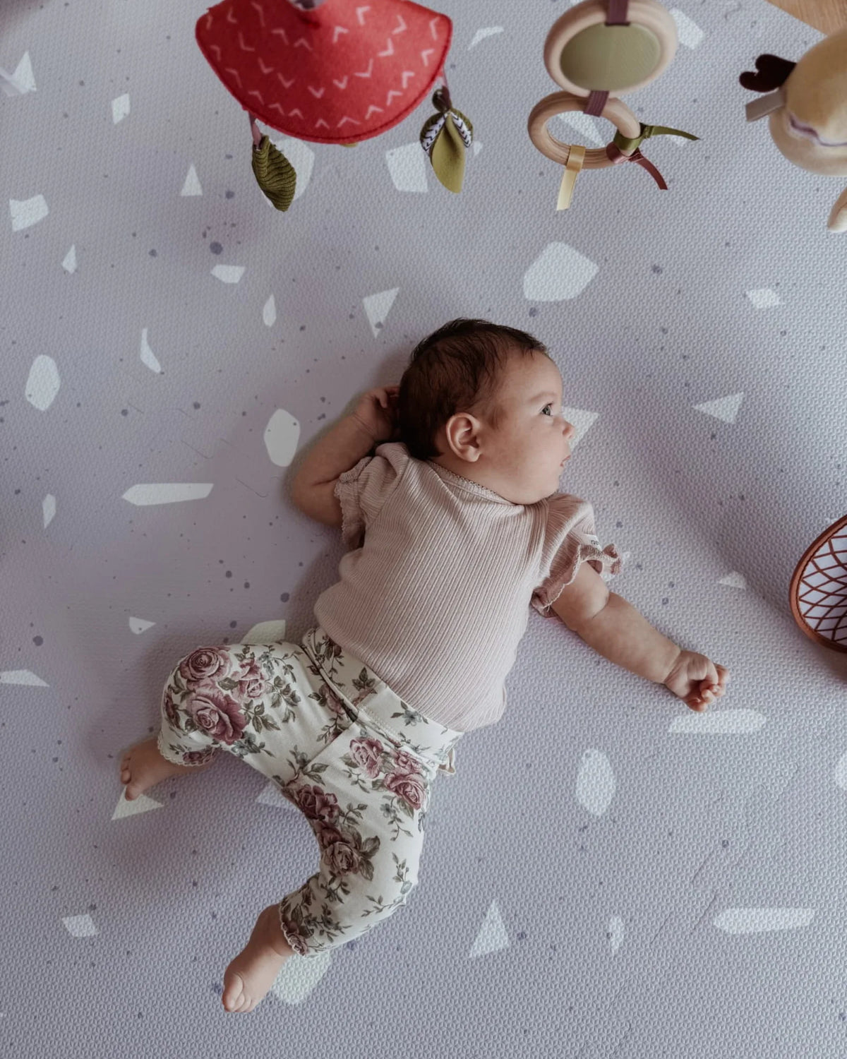Tapis Puzzle en Mousse – Collection Terrazzo OLYA KIDS – Tapis de jeu Montessori pour enfant | Tinitto