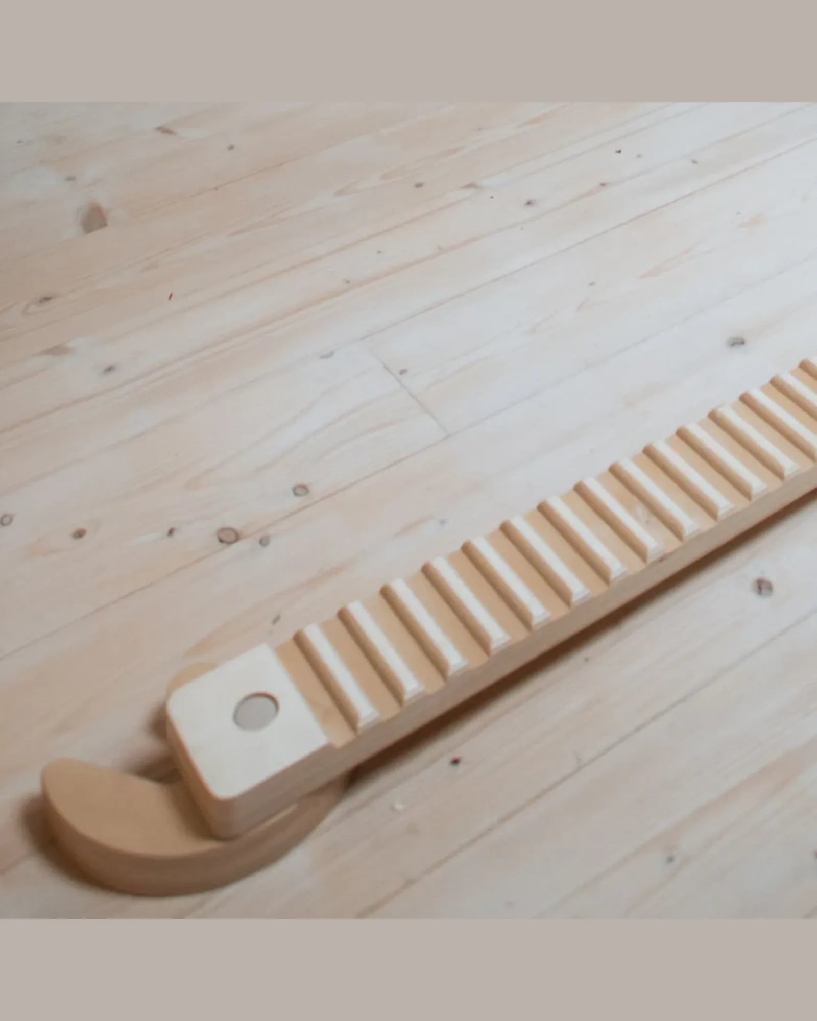 TipiToo® Solo : La poutre d'équilibre sensorielle réversible – Montessori pour enfant – photo 1