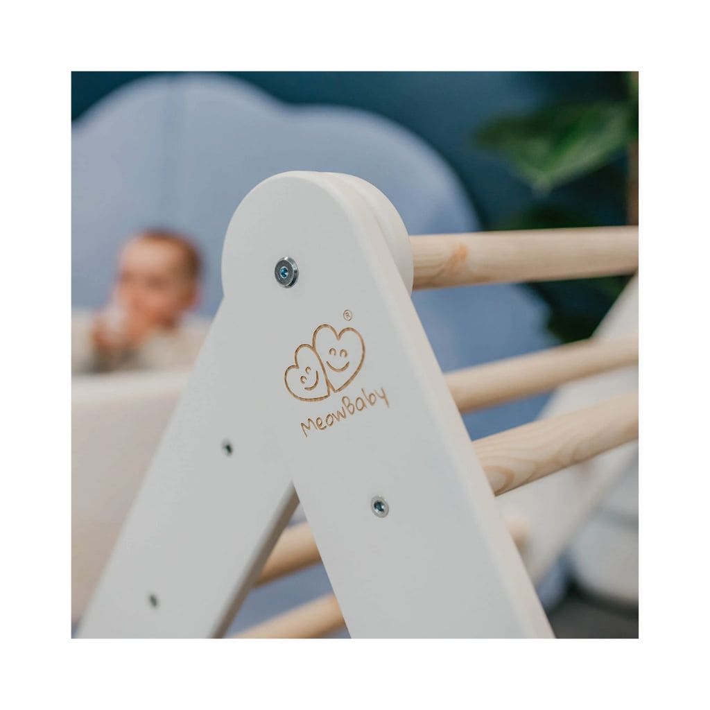 Triangle d’Escalade Pikler Bois Blanc – Jeu Montessori Haut de Gamme