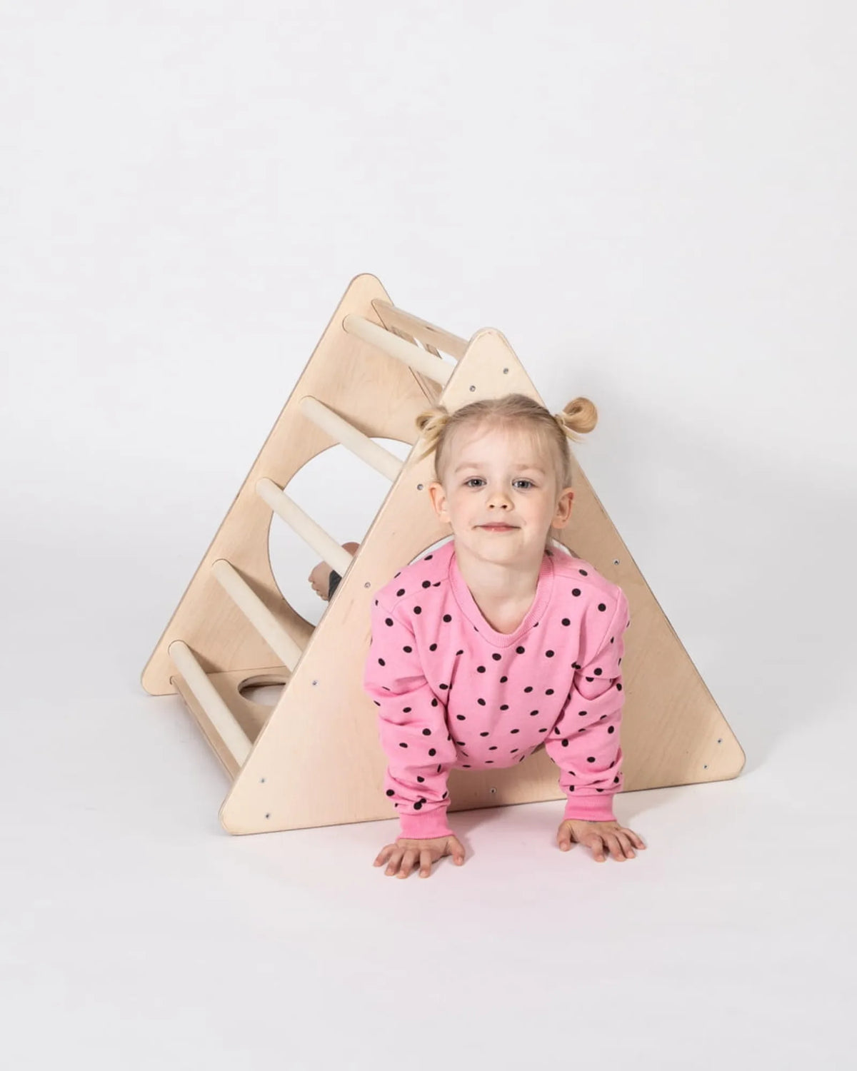 Triangle de Pikler Compact – Design Scandinave | Montessori House Bed