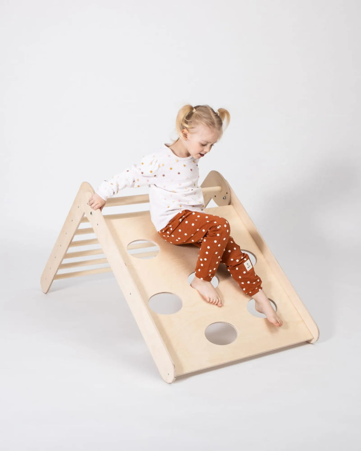 Triangle de Pikler Pliable – 2 Niveaux Ajustables | Montessori House Bed
