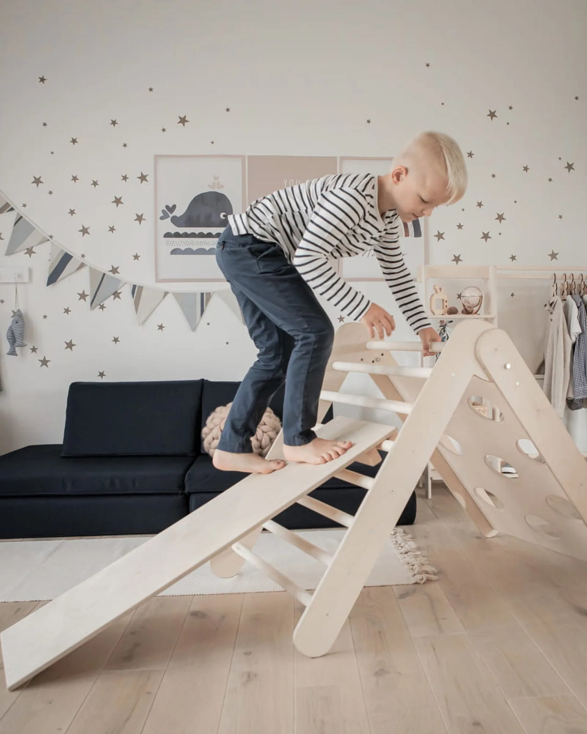 Triangle de Pikler Pliable – 2 Niveaux Ajustables | Montessori House Bed