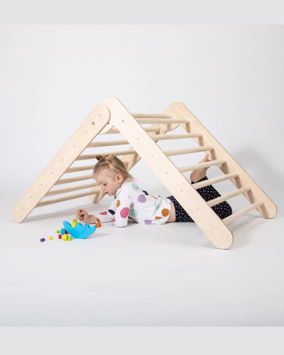 Triangle de Pikler Pliable – Classique | Montessori House Bed