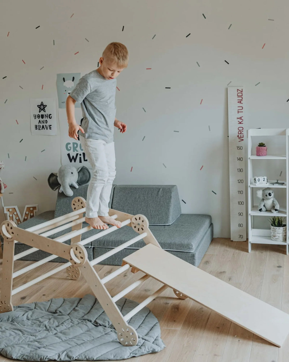 Triangle de Pikler Pliable – Transformable | Montessori House Bed