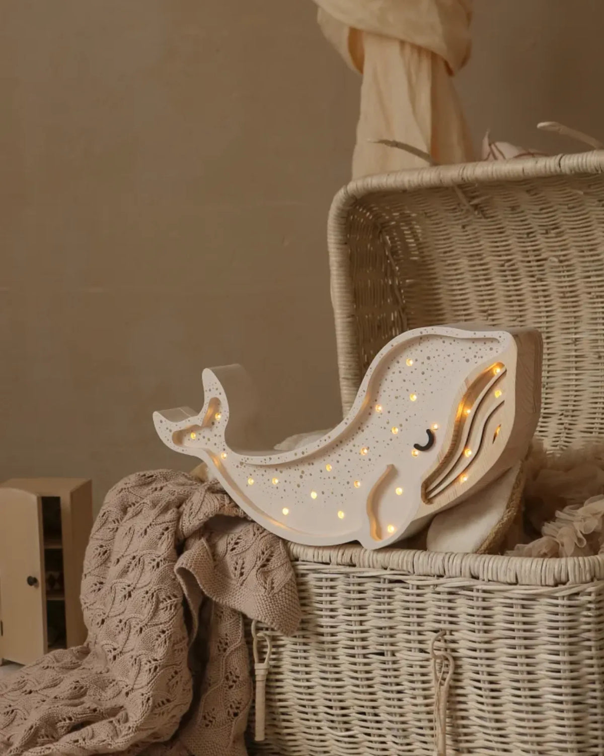 Veilleuse Baleine en Bois de Pin – Montessori pour enfant – photo 3