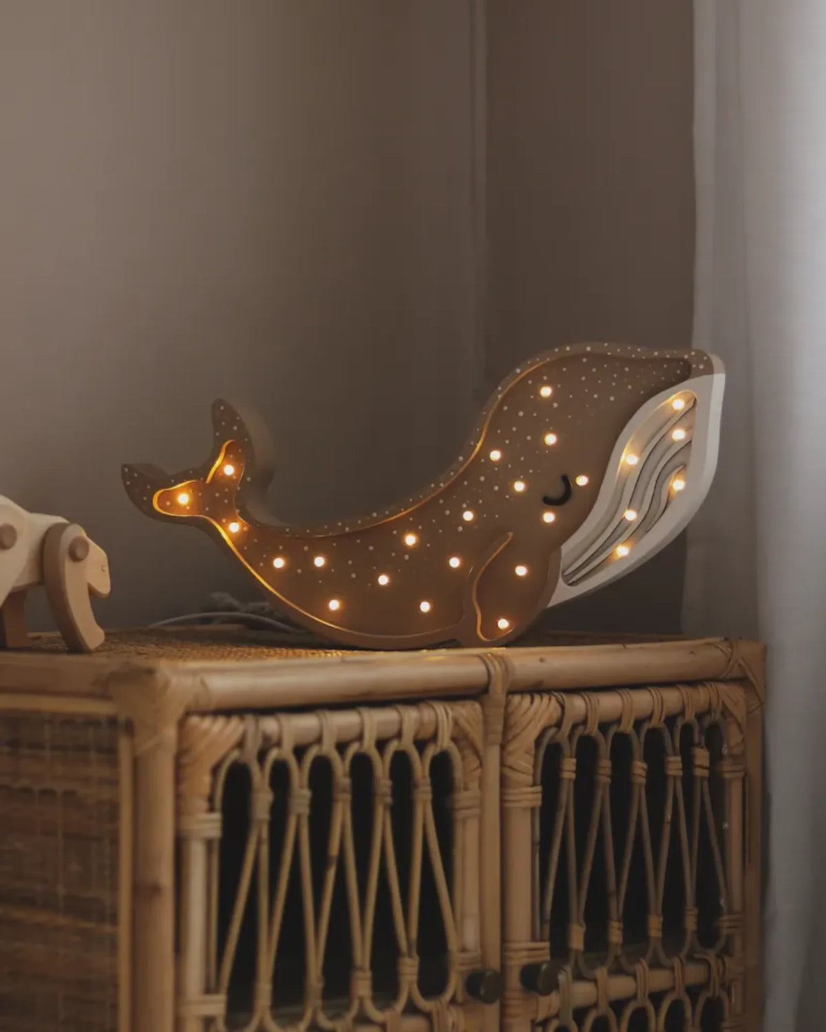 Veilleuse Baleine en Bois de Pin – Montessori pour enfant – photo 7