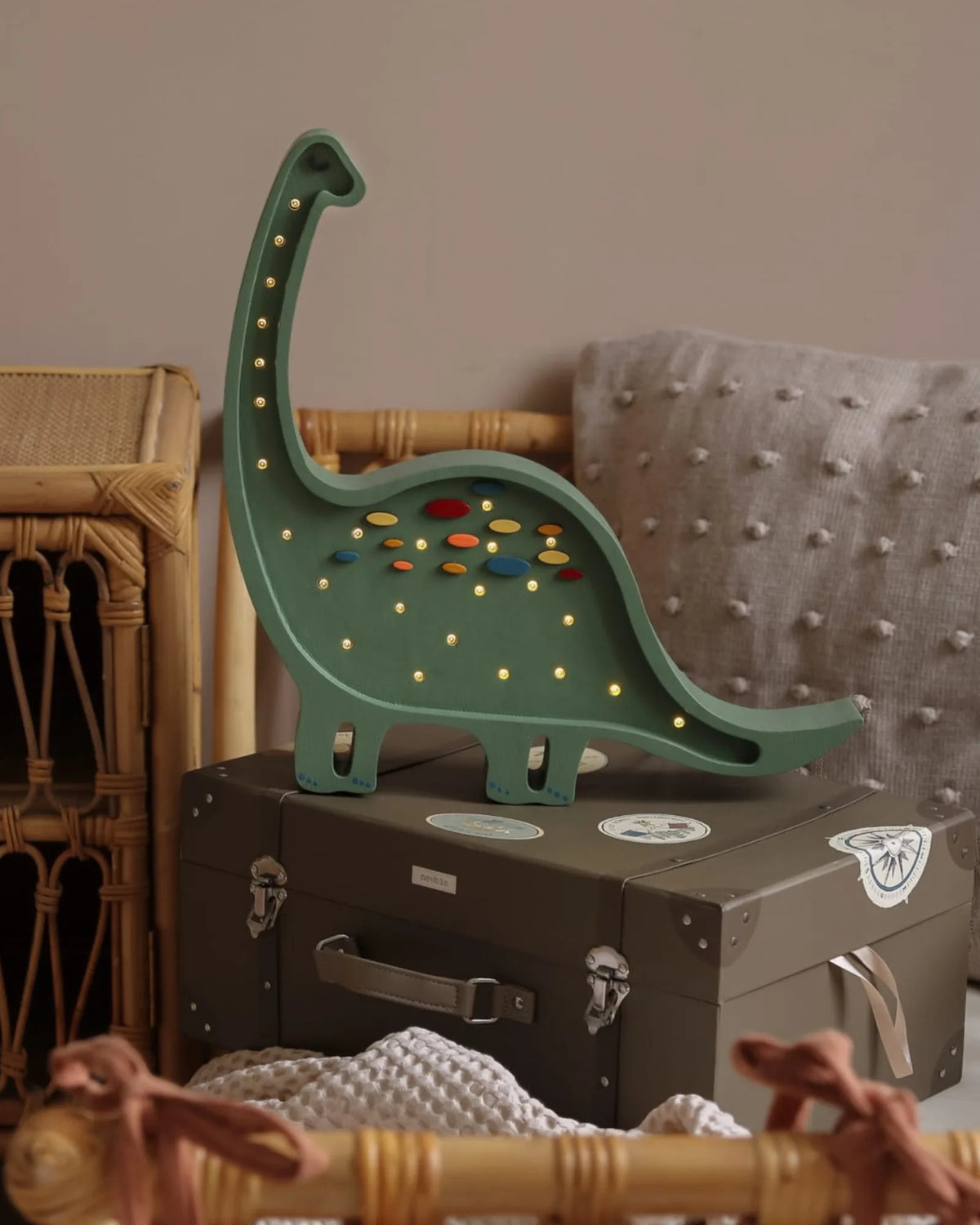 Veilleuse Dino Diplodocus en Bois de Pin – Montessori pour enfant – photo 7