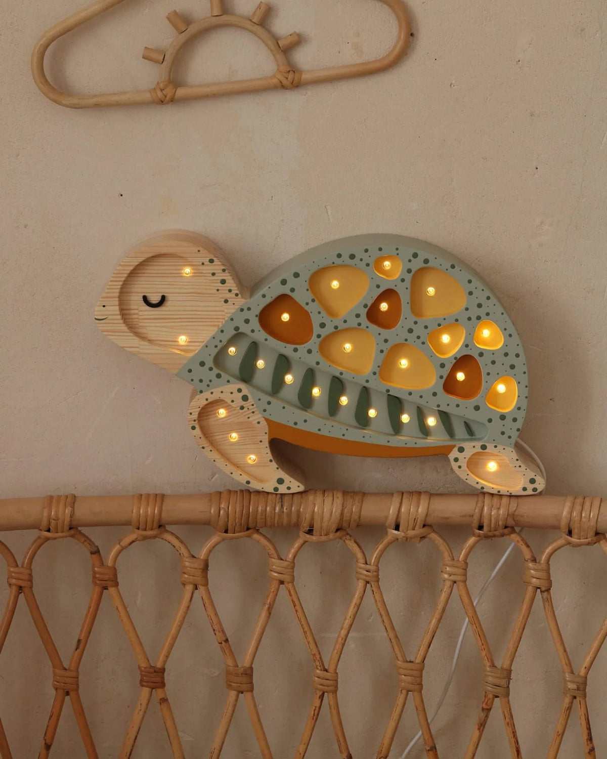 Veilleuse Tortue en Bois de Pin – Montessori pour enfant – photo 10