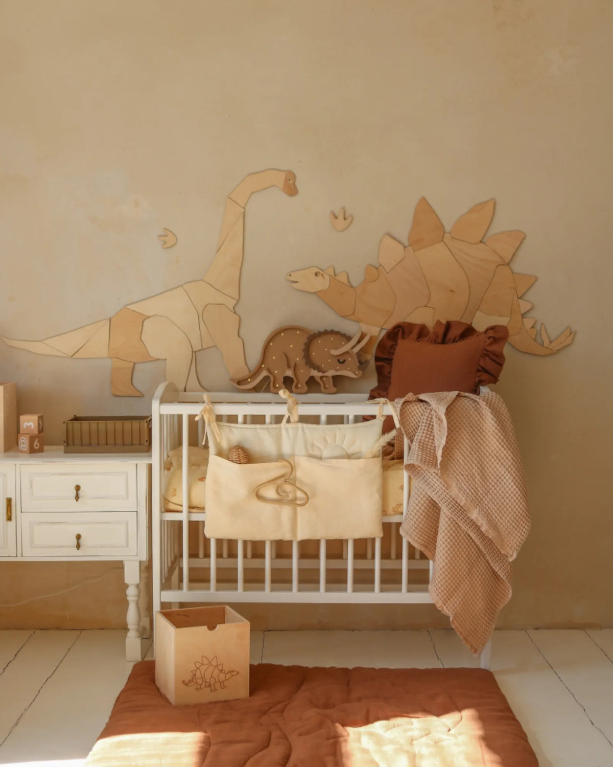 Veilleuse Tricératops en Bois de Pin – Montessori pour enfant – photo 5