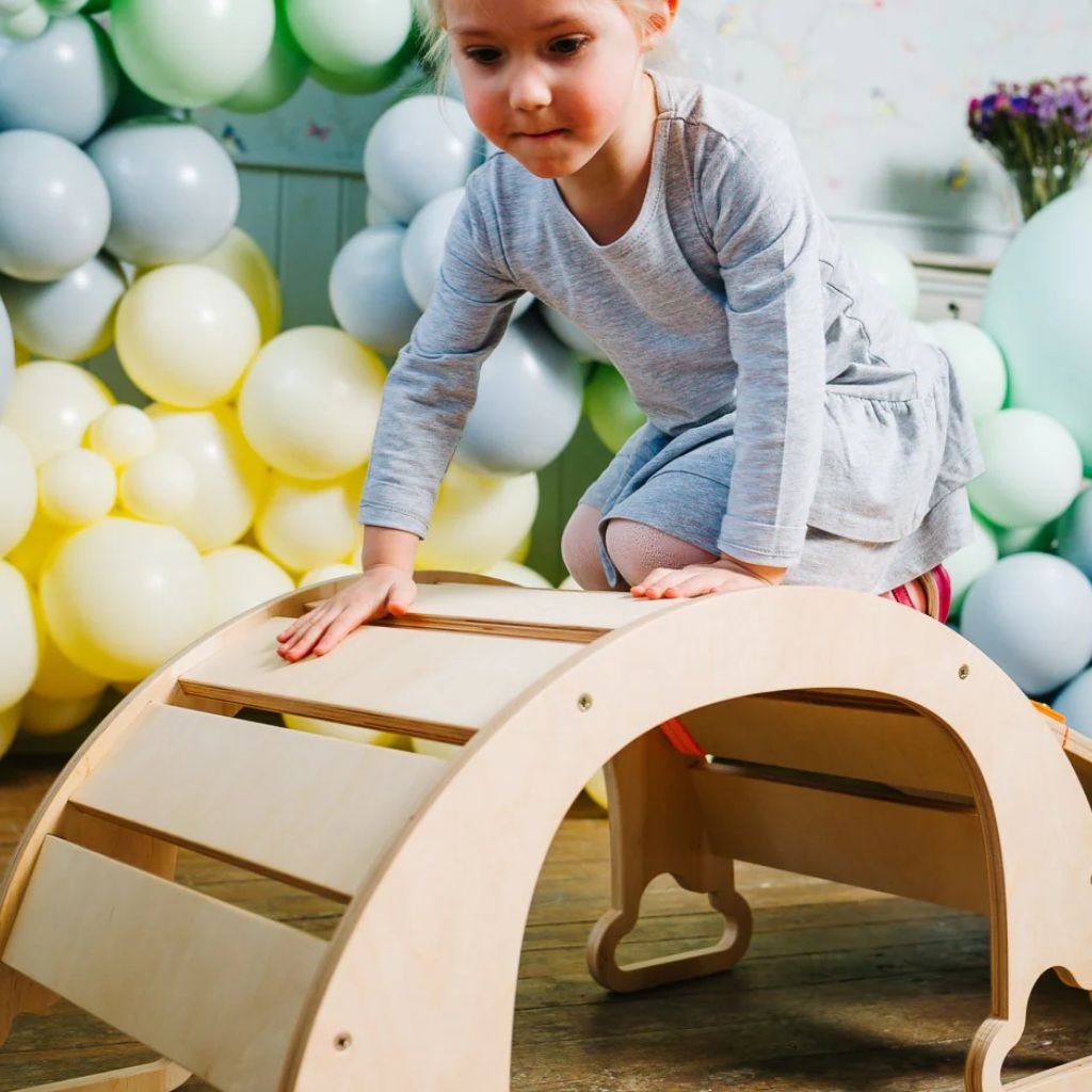 Arche de Motricité Montessori Arc - en - Ciel à Bascule en Natural / Rainbow | toys Tinitto – Fabrication européenne