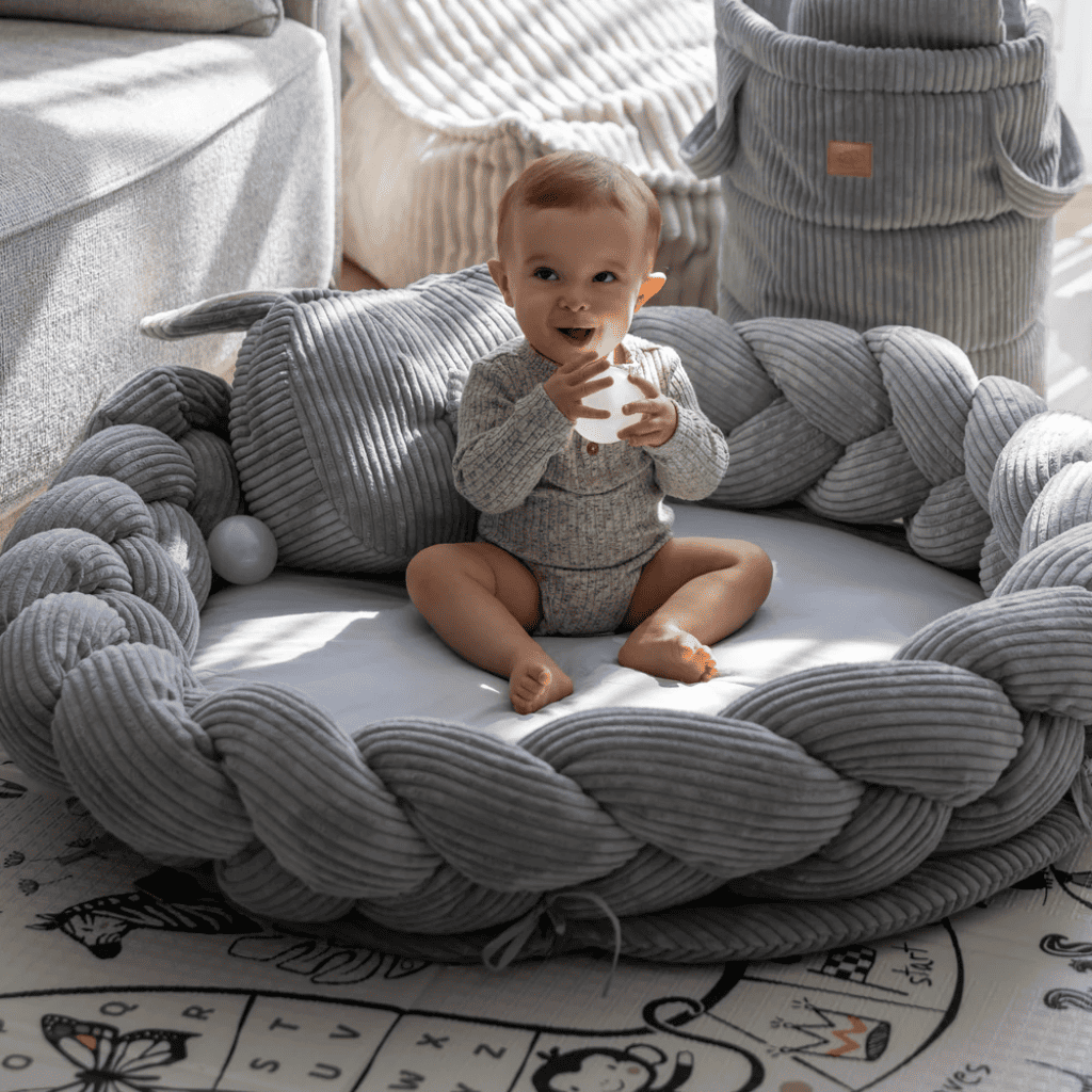 Cocon Bébé Olive 3 - en - 1 – Tapis d’Éveil & Tour de Lit Tressé en DarkOliveGreen | Conforto Tinitto – Fabrication européenne