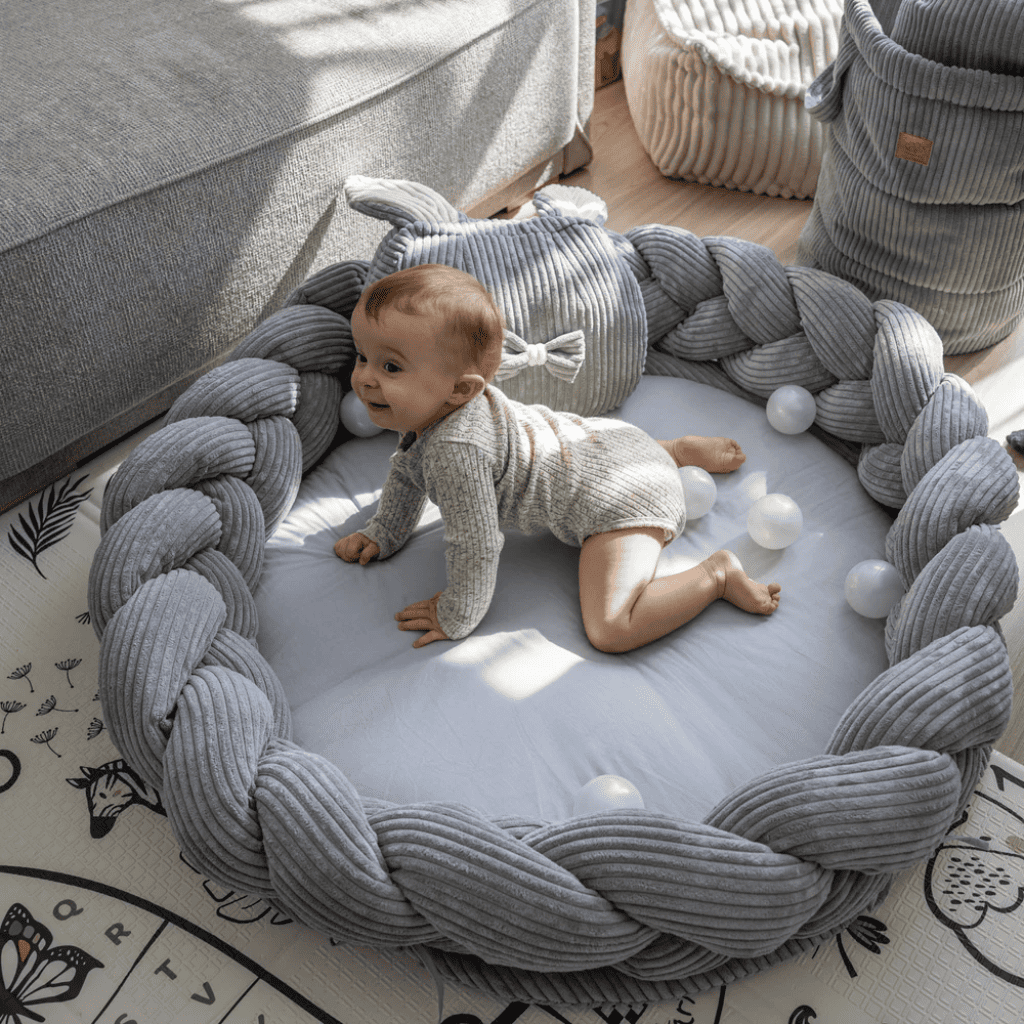 Cocon Bébé Olive 3 - en - 1 – Tapis d’Éveil & Tour de Lit Tressé en DarkOliveGreen | Conforto Tinitto – Fabrication européenne