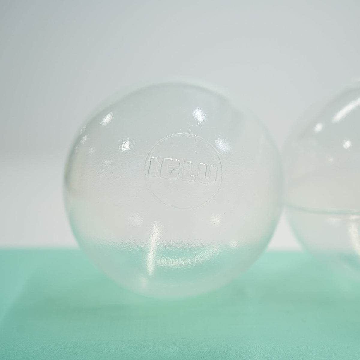 Lot de 500 Balles pour Piscine – Ø 7cm &amp; Anti - Écrasement (IGLU) - Translucent en | Motricidade Tinitto – Fabrication européenne