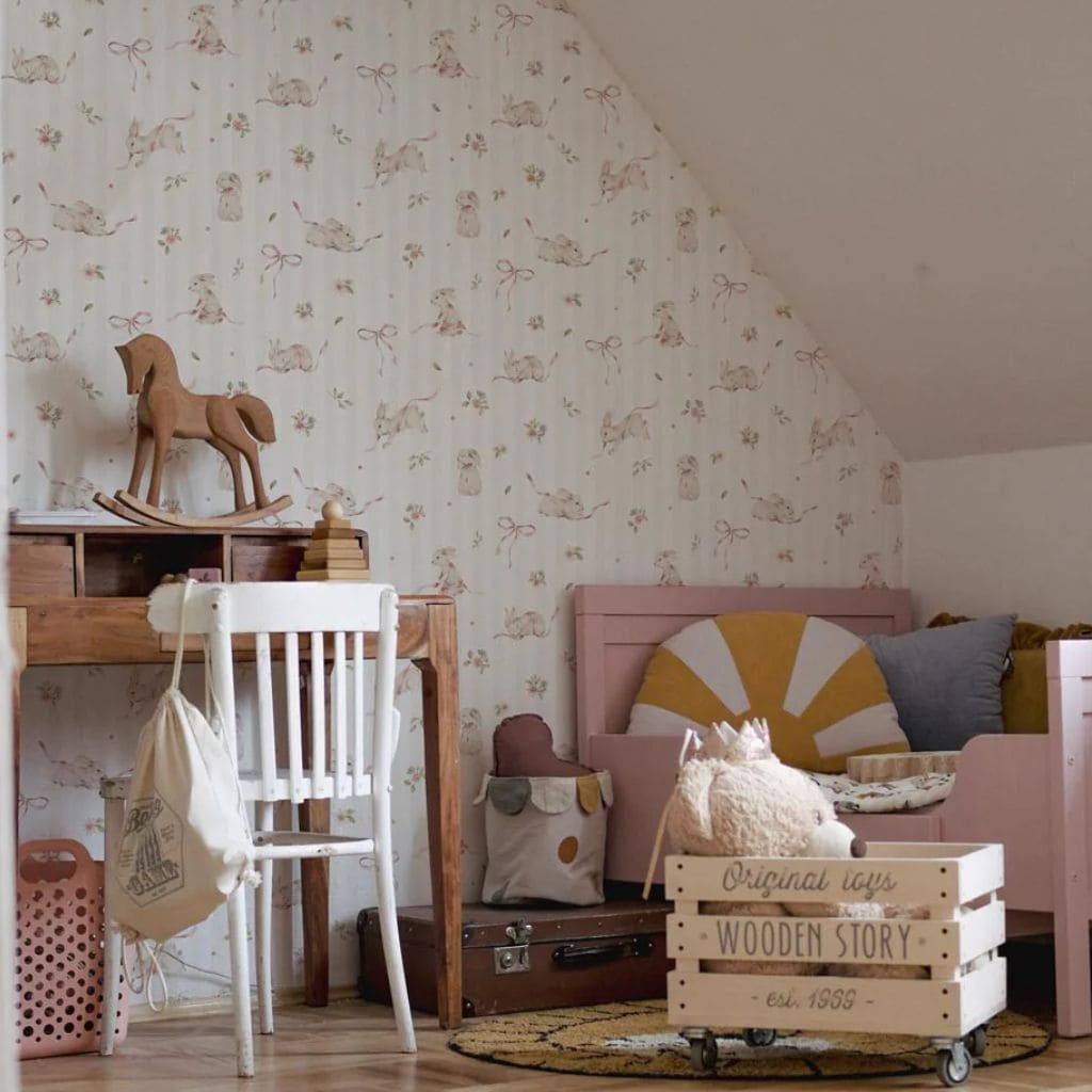 Papel de parede Coelhos Rosas com Listras em | mobiliário Tinitto – Fabricação europeia