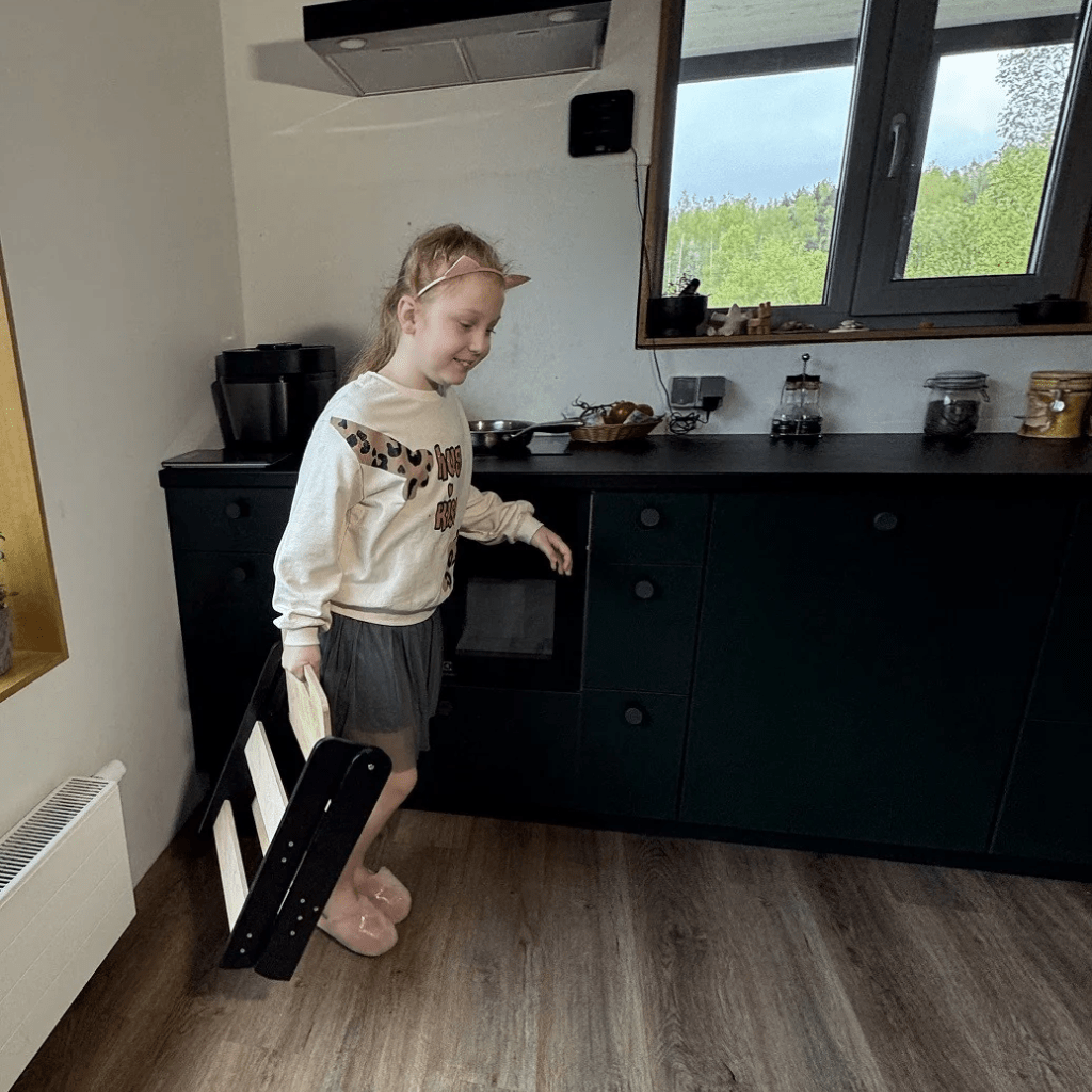 Petit Marchepied Enfant en Bois en White | Motricidade Tinitto – Fabrication européenne