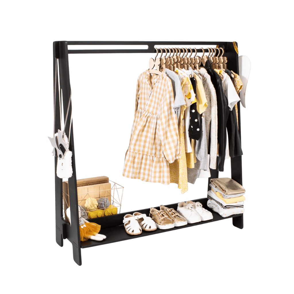 Porta abiti Montessori con grucce Versione 1 in nero | Decoração Tinitto – Prodotto in Europa
