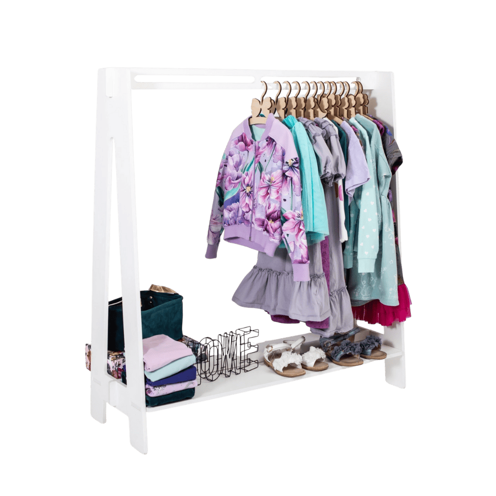 Porta abiti Montessori con grucce Versione 1 in compensato di betulla naturale | Decoração Tinitto – Prodotto in Europa