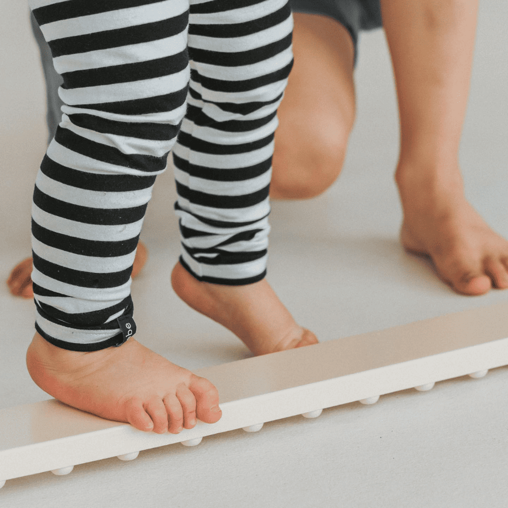 Poutre d'équilibre simple double face avec points TipiToo® Solo en White | Motricidade Tinitto – Fabrication européenne