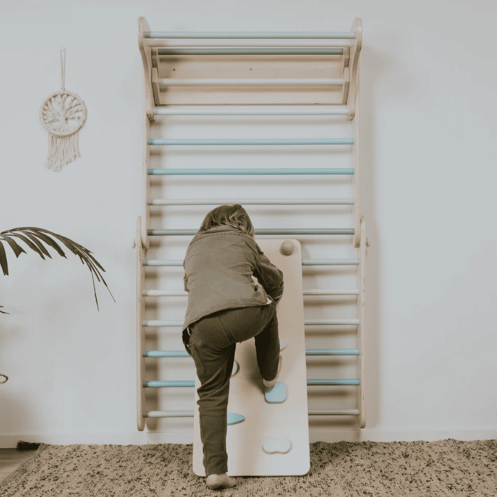 Rampe pour le Triangle Pikler et le Mur Suédois en Pastel | Motricidade Tinitto – Fabrication européenne