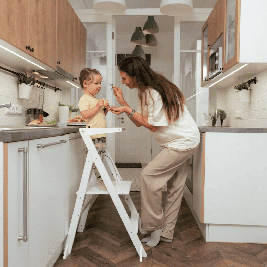 STEP'n'FOLD • Tour d´observation pliable à hauteur réglable en BurlyWood | Motricidade Tinitto – Fabrication européenne